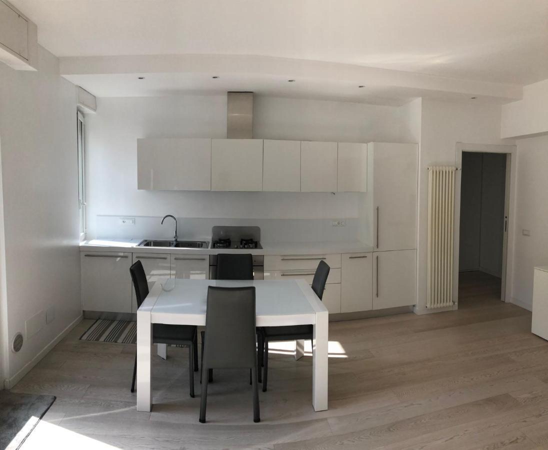 Bright & Spacious Apartment Near Navigli - Ponti ميلان المظهر الخارجي الصورة